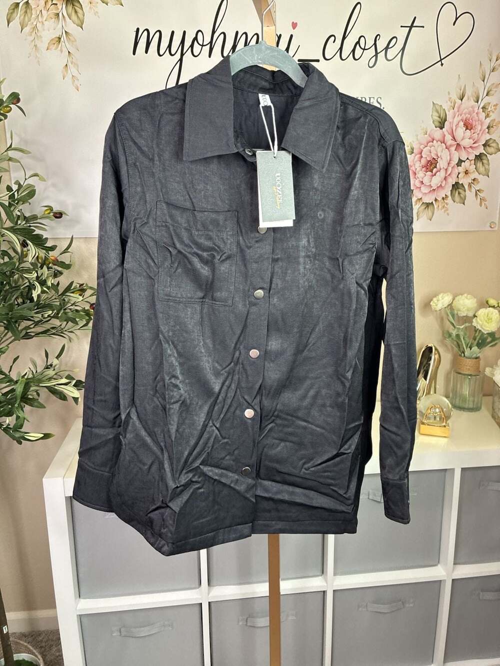 Uoozee Button-Down Long Sleeve Metallic Shirt with Pocket Women’s